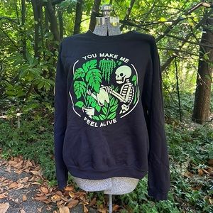 Spooky skeleton plus-size sweatshirt